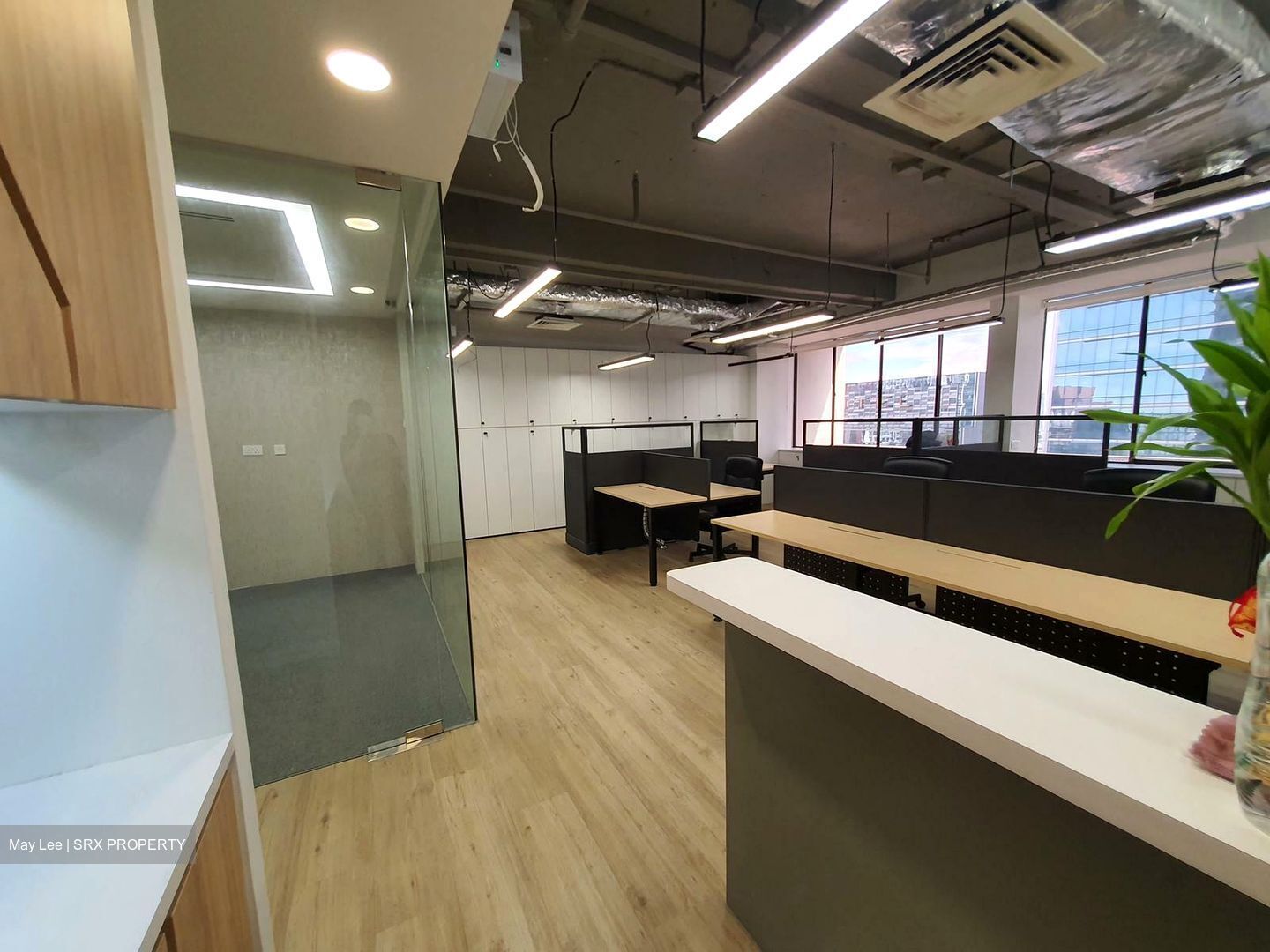 International Plaza (D2), Office #464210081